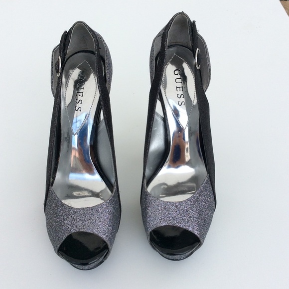 Black and silver glittered Guess heels - Picture 2 of 4