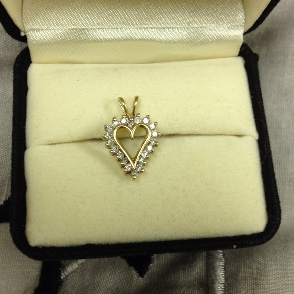 10k Diamond Pendant