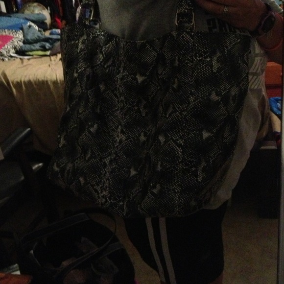 ๐SOLD ON DACEBOOK๐ - Picture 4 of 4