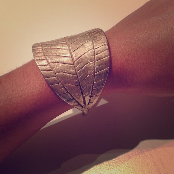 Leaf cuff