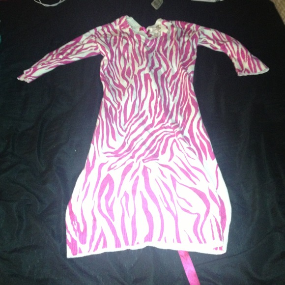 Hot pink and white sweater dress !