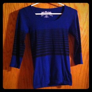 Slimming black and blue striped shirt