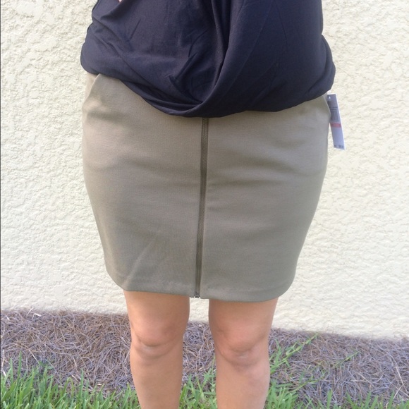 Michael Kors Zipper Skirt - Picture 3 of 4