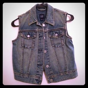 🎀ON HOLD UNTIL MONDAY 10/7🎀Jean vest
