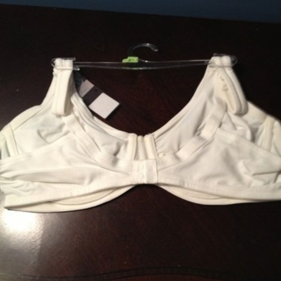 Designer collection of 3 Ivory Bras from Paris - Picture 3 of 3