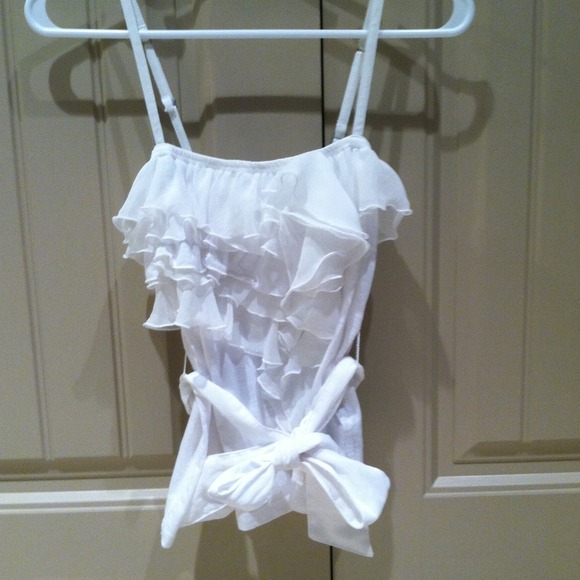 Abercrombie and Fitch Ruffle Cami - Picture 2 of 3