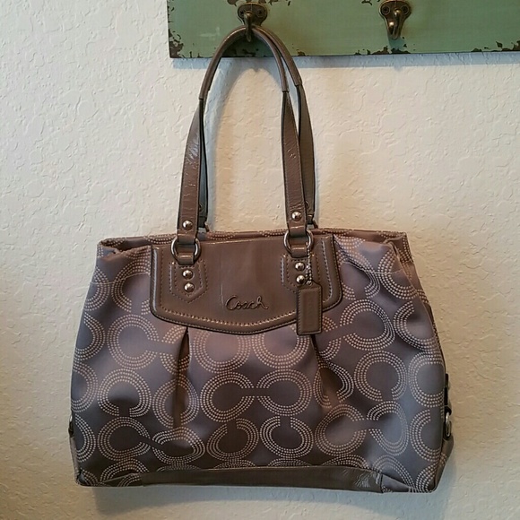 Coach purse (large!) For @jenkins_08