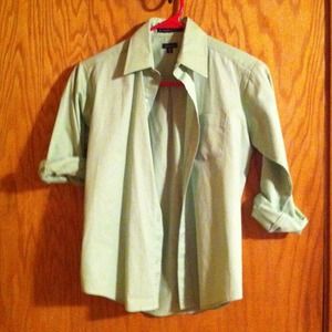 Cute greenie top! Very comfy.