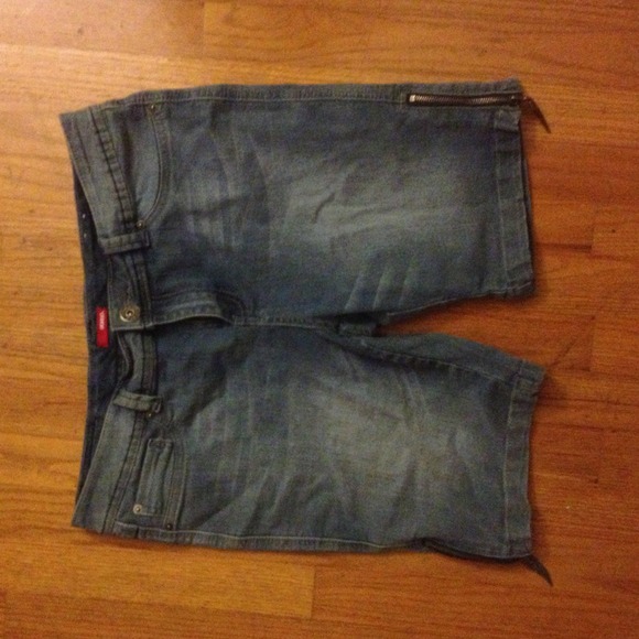 Bongo Shorts w/ Angel Wing Zippers