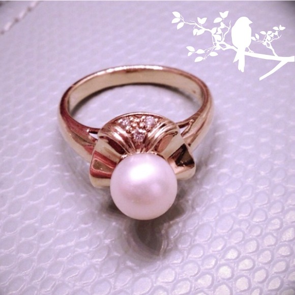 14K Pearl and Diamond Ring - Picture 1 of 3