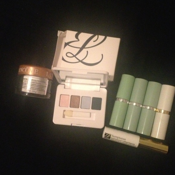 🚫TRADED🚫Clinque Makeup Bundle🎀@slivermint🎀