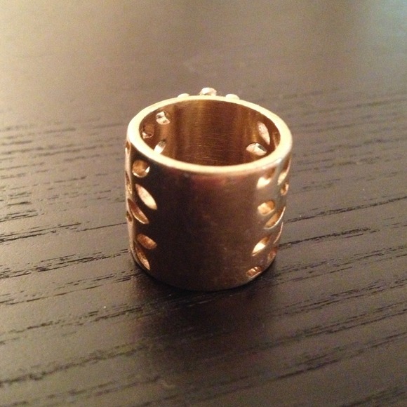 Ring - Picture 2 of 4