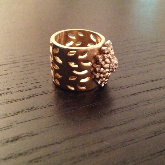 Ring - Picture 3 of 4