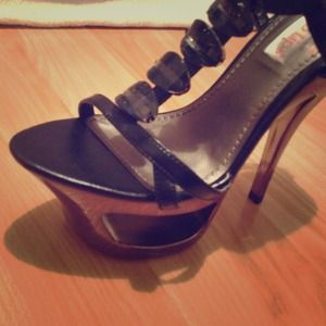 Two Lips Platform heels