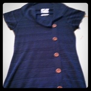 Gray short sleeve sweater