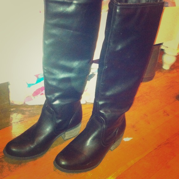 Under knee boots