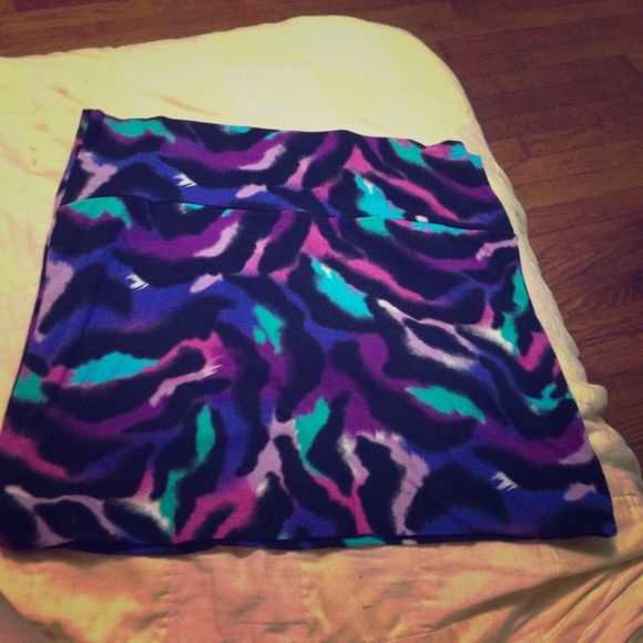 multi colored stretch skirt