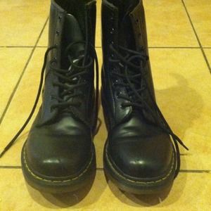 Black Dr.Martens