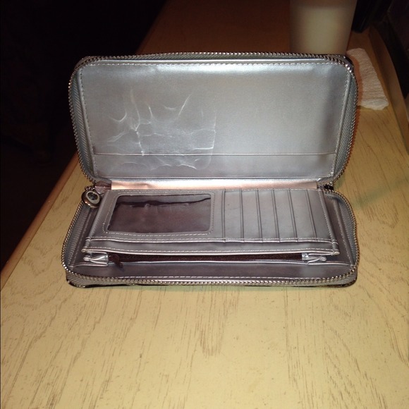 ⛔️SOLD⛔️Silver and black sparkly zebra wallet - Picture 2 of 4