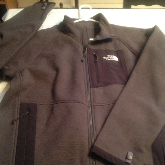 Large new north face zip up Denali jacket!