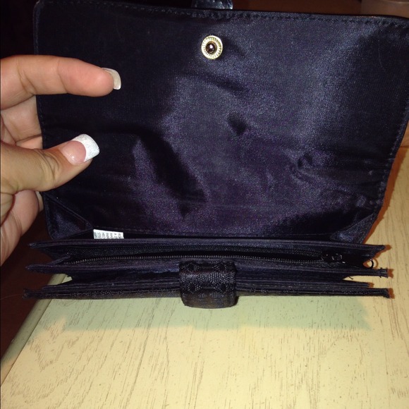 ⛔️SOLD⛔️Black wallet - Picture 2 of 4