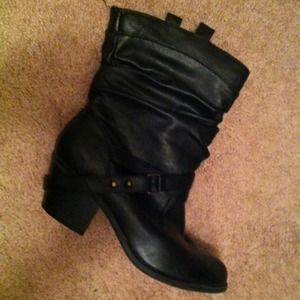Black heeled boots