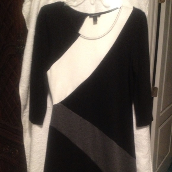 3/4 length sleeve, white, black and grey dress.