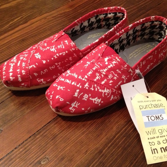 *RARE* TOMS NWT Red Calculus 101 Shoes