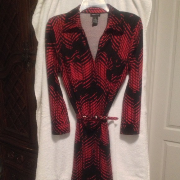 3/4 length sleeved, black and red dress.