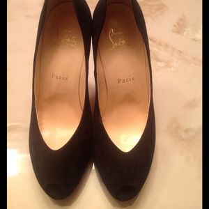 RESERVED CHRISTIAN LOUBOUTIN EXC COND SZ 7