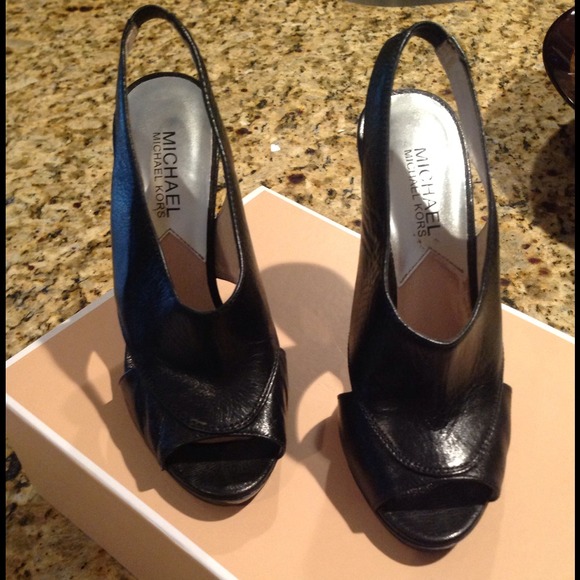 💥Reduced💥MICHAEL KORS black heels - Picture 2 of 4