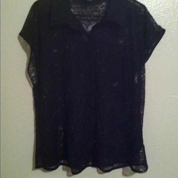 🌻SOLD🌻Black collared shirt