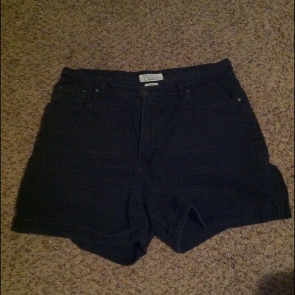 🌻SOLD🌻Black high waisted shorts