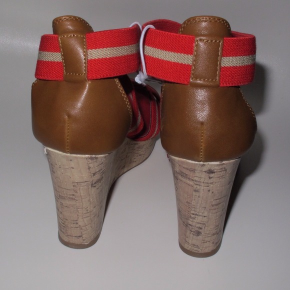 Elastic red strapped wedges - Picture 3 of 4