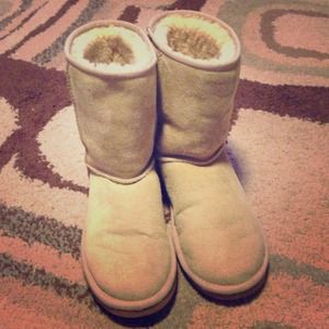 Ugg boots ! On hold !