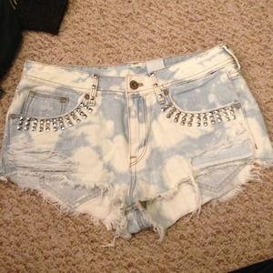 NWOT H&M cut off denim shorts
