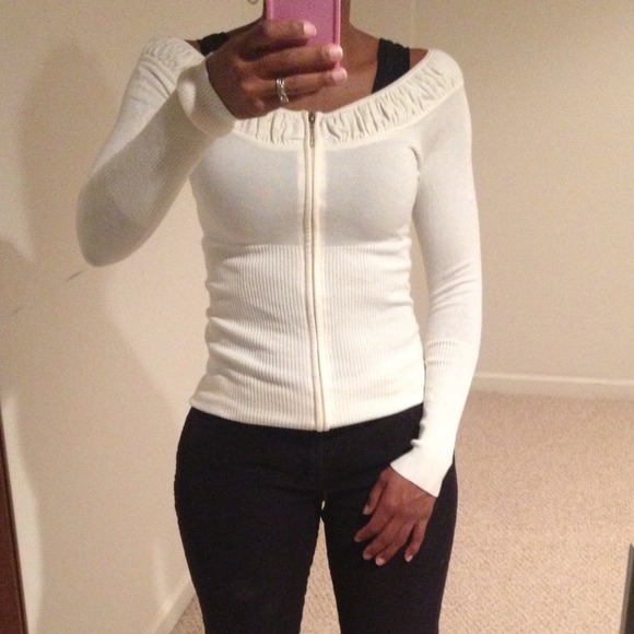NWT! Guess sweater