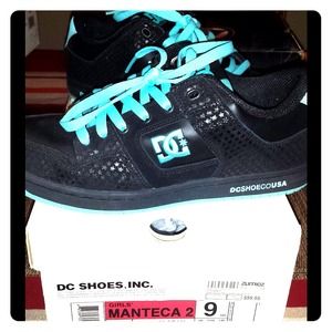 Women's DC shoes..black/ocean (teal) very cute
