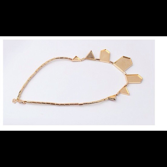 🔥🔥SALE NWT Blue Geometric Necklace. - Picture 2 of 2