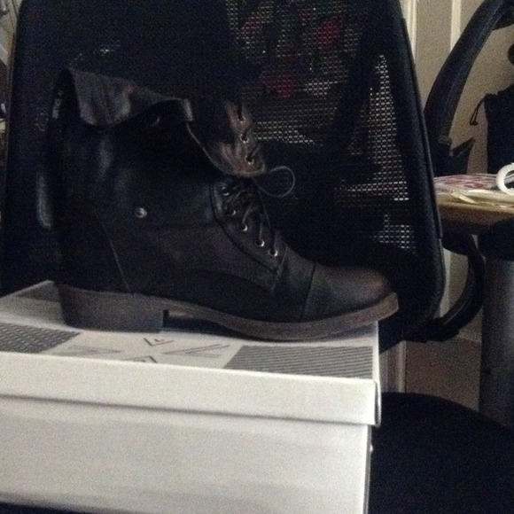 Boots - Picture 2 of 3