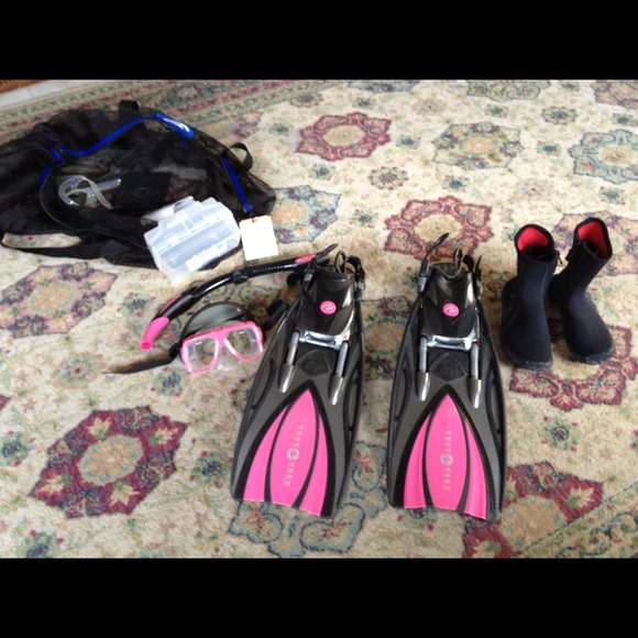 Women's Pink Scuba Gear/ Equipment