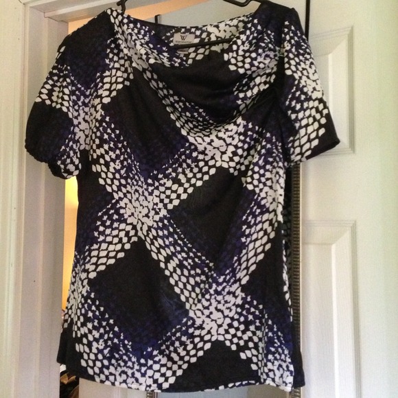 Pretty asymmetrical sleeve blouse