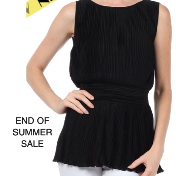 Adorable top with lots if detail.