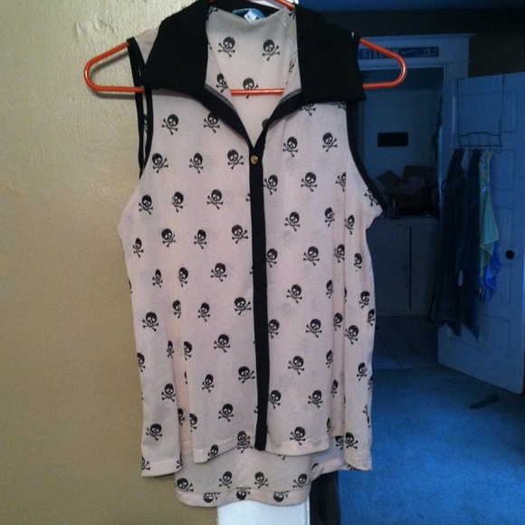 Skull print hi low top