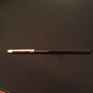 Mac 219 pencil eye brush