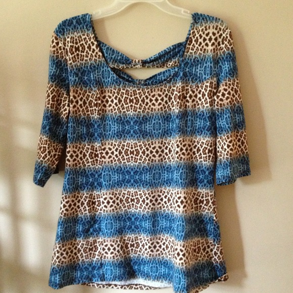 Sporty animal print top w/ back cut-outs - Picture 1 of 3