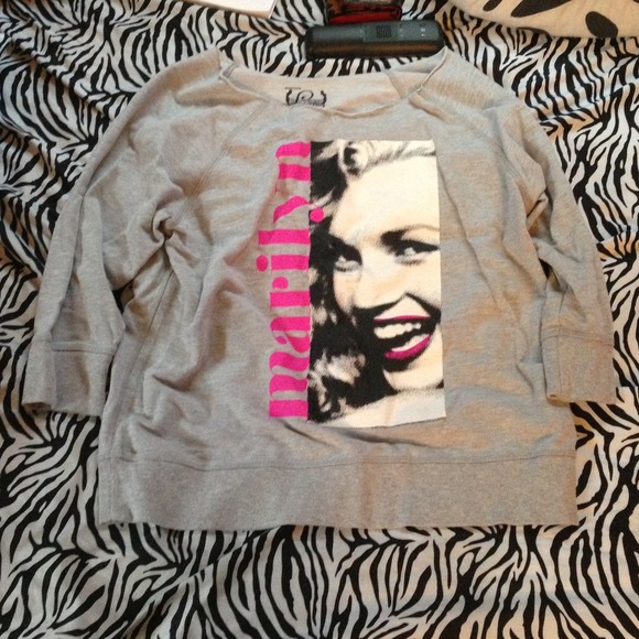 🚫SOLD🚫 Marilyn Monroe pullover