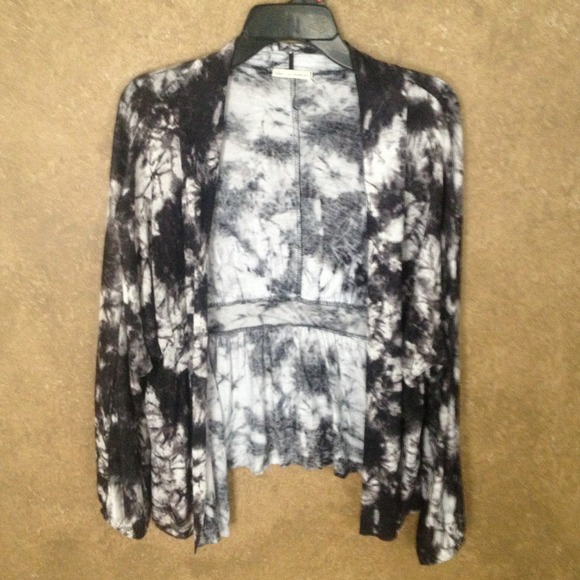 Black & white tide-dye Color in Motion shrug - Picture 1 of 3