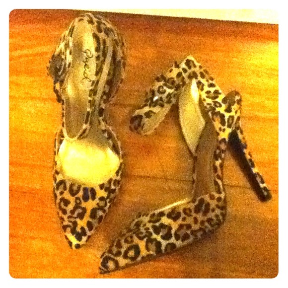 🎉 One day sale !!Leopard ankle strap pumps,
