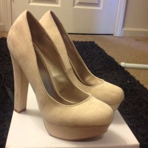 Neutral platform pumps